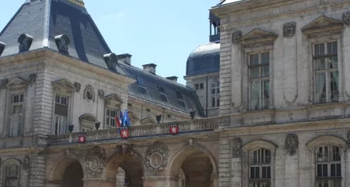 Rythmes scolaires à Lyon : un forum de recrutement des animateurs ce jeudi à l'Hôtel de Ville