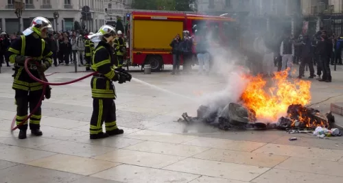 Pris pour cibles, les pompiers du Rhône en ont ras-le-bol
