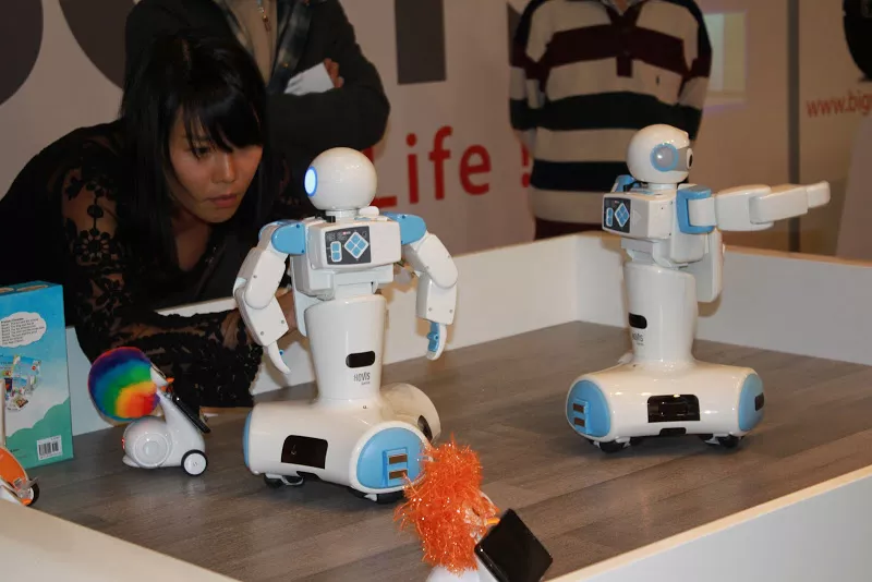 Lyon : les robots du futur présentés au salon Innorobo