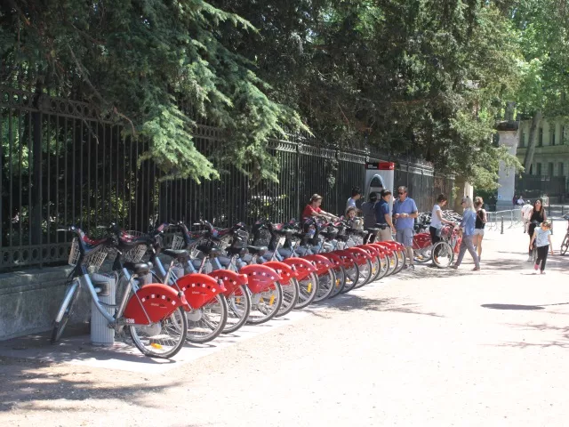 Abribus intelligents, 4G, Vélo’v électrique, JCDecaux voit grand pour Lyon