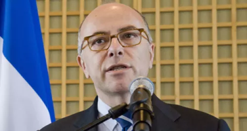 Incidents après Algérie – Russie : B. Cazeneuve condamne les actes d’ "une poignée de casseurs isolés"