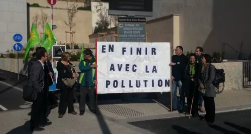 Pollution : les Verts critiquent l’inaction du préfet Carenco et de Gérard Collomb