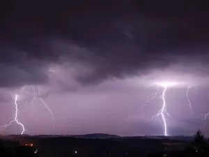 De violents orages attendus en fin d'après-midi dimanche