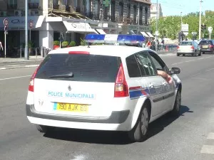 Des policiers attaqués dans le 8e arrondissement