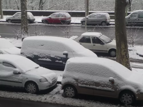 Le Rhône recouvert d’un manteau blanc