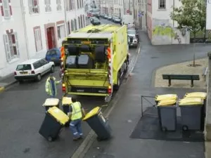 Le premier camion poubelle hybride à Lyon