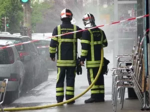 Un équipage de pompiers a été caillassé à la Duchère alors qu’il intervenait la nuit dernière sur un feu de voiture