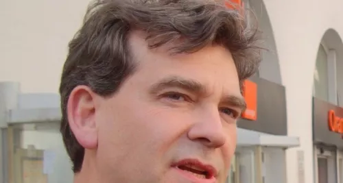 Arnaud Montebourg préfère voir Latouche plutôt que Tapie reprendre La Provence