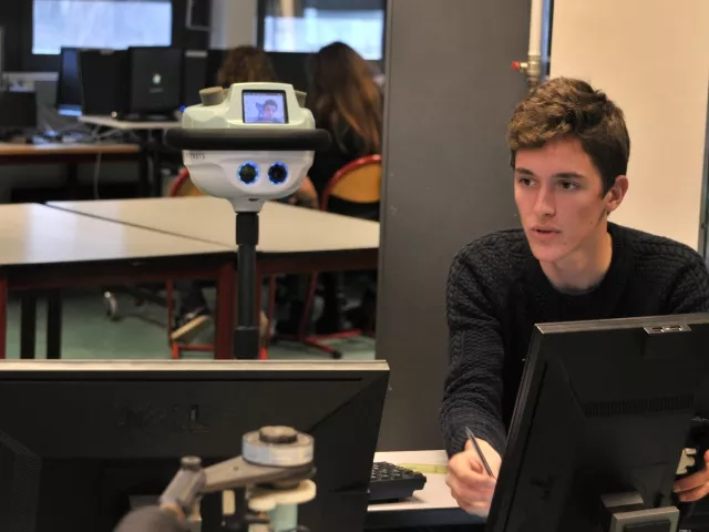 Le robot Beam de la start-up villeurbannaise Awabot : un skype mobile