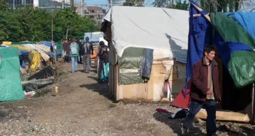 Vaulx-en-Velin : les riverains du camp de Roms de l’avenue Salengro ont de nouveau manifesté