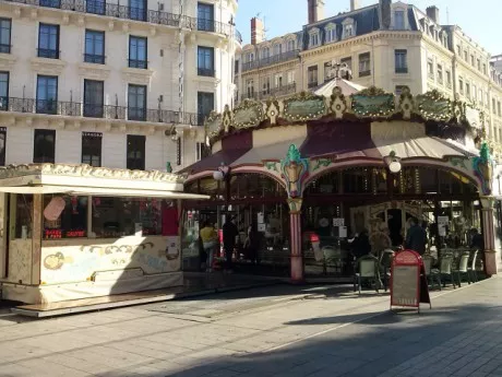 Un mois de sursis pour le carrousel de la place de la République !