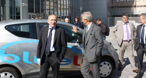 Autopartage à Lyon : Collomb et Bolloré présentent la Bluecar