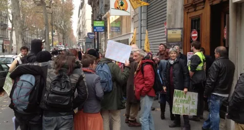 Notre-Dame-des-Landes : une cinquantaine de personnes tente d’envahir la fédé PS du Rhône