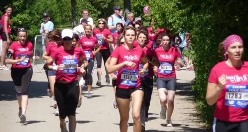 Lyon : 7000 femmes ont couru pour la lutte contre le cancer du sein