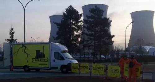 L’entrée de la centrale du Bugey bloquée symboliquement par Greenpeace