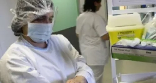 Des sages-femmes campent devant l’hôpital  Lyon-Sud