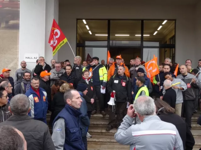 Suppressions de postes chez Renault Trucks Saint-Priest : deux députés du Rhône saisissent le ministre de l'Economie