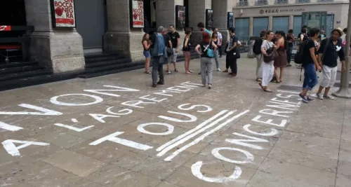 Les intermittents du spectacle se mobilisent devant l’Opéra de Lyon