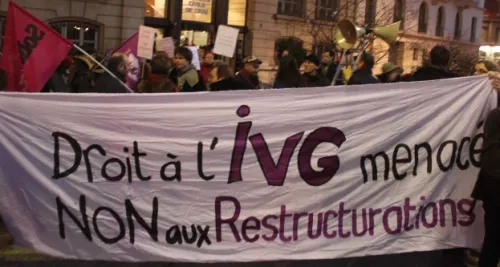 Réorganisation de l'IVG : 70 personnes ont manifesté à Lyon