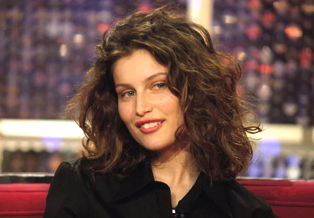 Laetitia Casta à la recherche "Des lendemains qui chantent" dans la Région