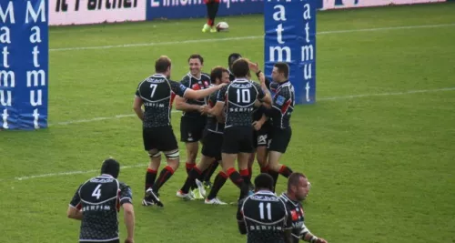 Le LOU Rugby prend le large face à Carcassonne (35-10)