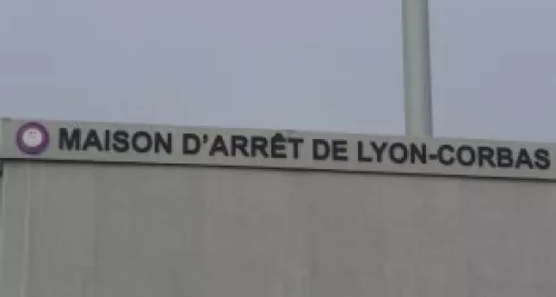 Rassemblement de gardiens de prison lundi devant la maison d’arrêt de Corbas