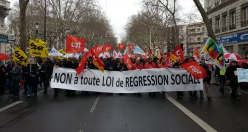 Plus de 1800 personnes manifestent à Lyon contre le projet de loi visant à réformer le marché du travail