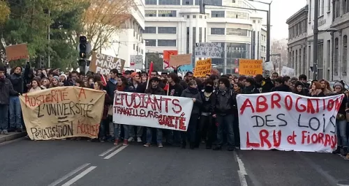 Lyon : 350 étudiants dans la rue contre la loi Fioraso