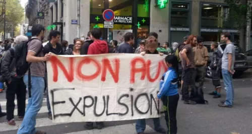 Manifestation devant la préfecture après l’expulsion du squat de la rue du Repos