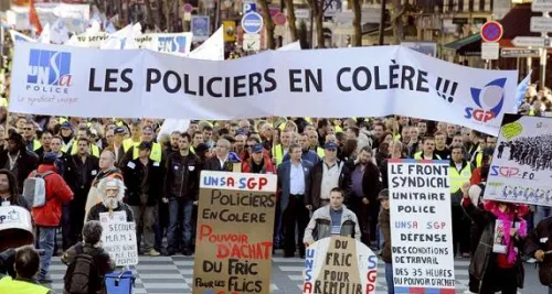 Lyon : rassemblement des policiers en colère