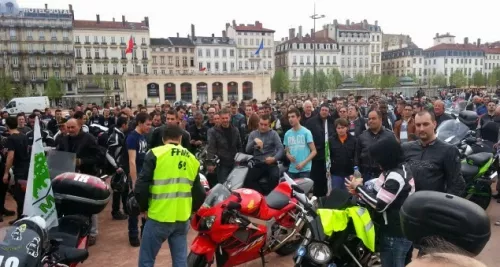 Les motards en colère du Rhône brandissent la menace d’une nouvelle manifestation