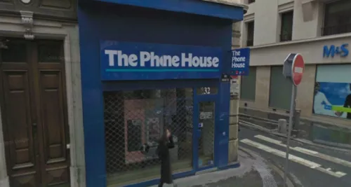 Un homme d'affaires lyonnais rachète 17 magasins Phone House