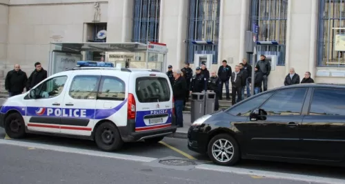 Lyon : une trentaine de policiers apportent leur soutien aux manifestants parisiens