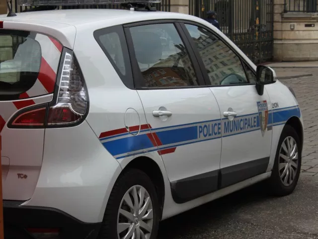 Lyon : il shoote dans la tête d’un footballeur après une altercation