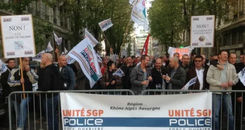 Lyon : 150 policiers manifestent contre le Plan de Loi de Finances 2014