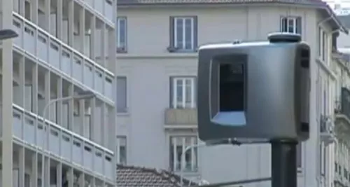 Rhône : les radars feux rouges ont flashé 47 000 fois en 2012
