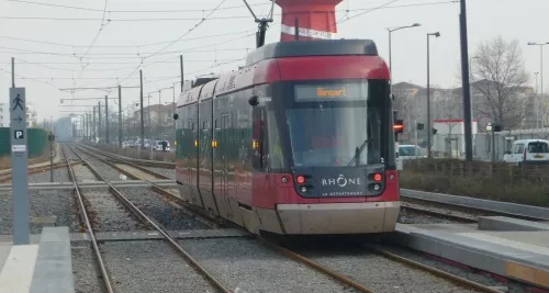 Aéroport Saint-Exupéry : RhônExpress signe son premier partenariat avec HOP!