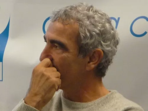 Raymond Domenech devient académicien dans le remake de l’Académie des 9 !