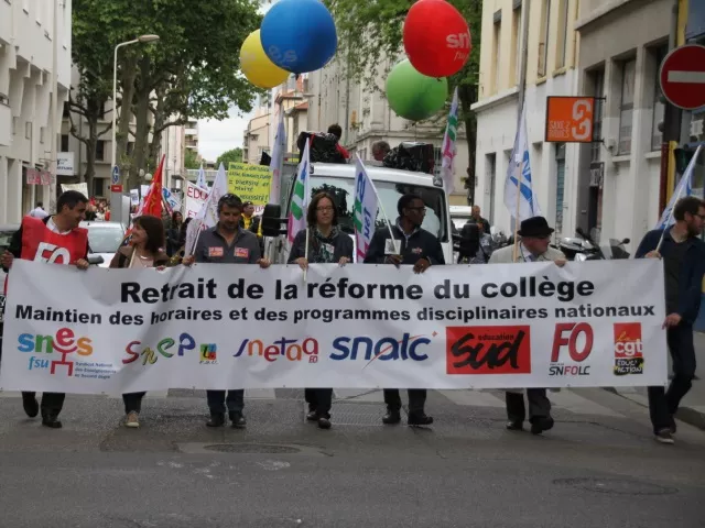 Réforme du collège : 1400 profs manifestent à Lyon