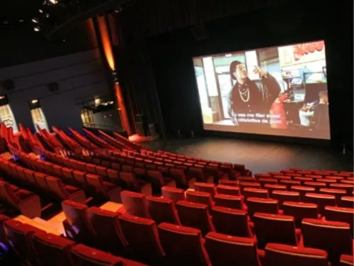 Daniel Prévost, Camélia Jordana et Mylène Demongeot à Lyon pour le tournage d’un film