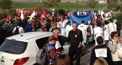 Sanofi : 1000 personnes dans les rues pour défendre leurs emplois