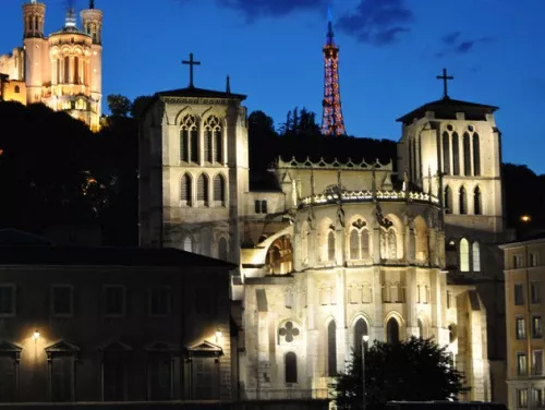 Lyon : la restauration intérieure de la cathédrale Saint-Jean a commencé