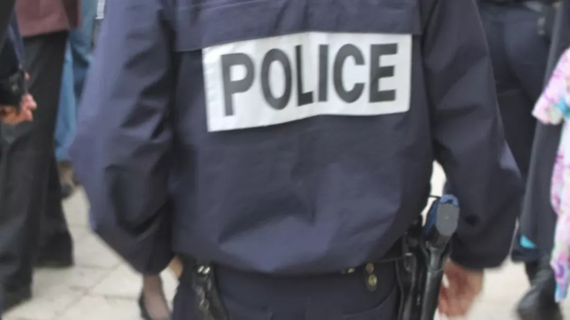 Lyon : il frappe son ex-femme à la sortie de l'école de leur fils