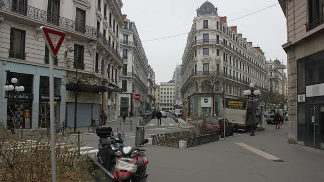 Rue Grolée : au tour de la Poste de fuir le quartier fantôme de Lyon
