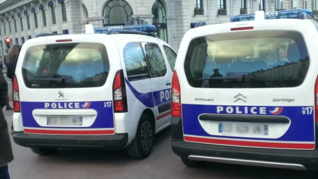 Vénissieux : ils tabassent un handicapé devant les policiers