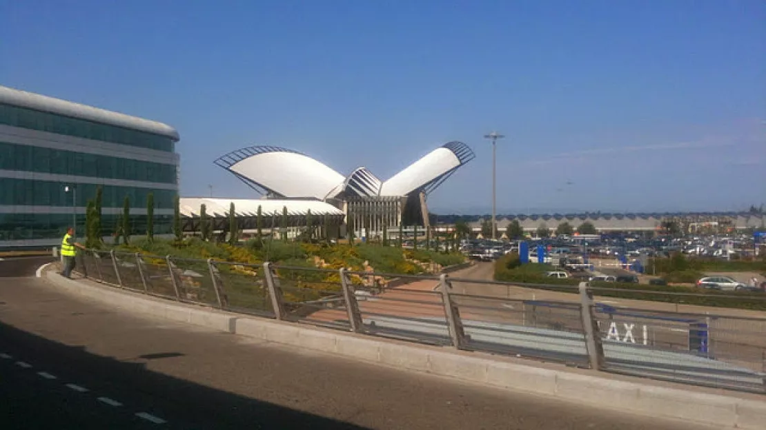 Un colis suspect à l'aéroport Lyon Saint-Exupéry il s'agissait d'eau déminéralisée