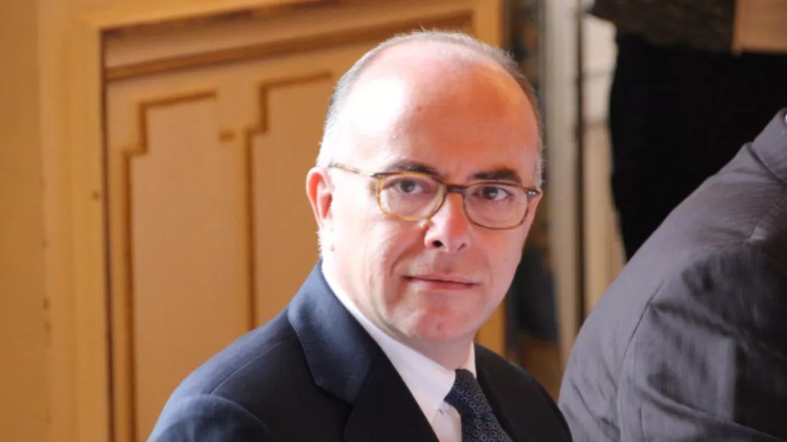 Attentat à Charlie Hebdo : Bernard Cazeneuve annule sa visite à Lyon