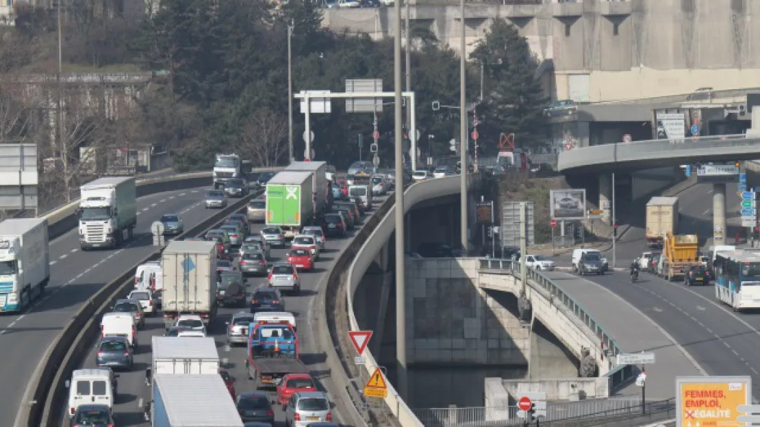 Le tunnel sous Fourvière fermé après l'incendie d'un camion