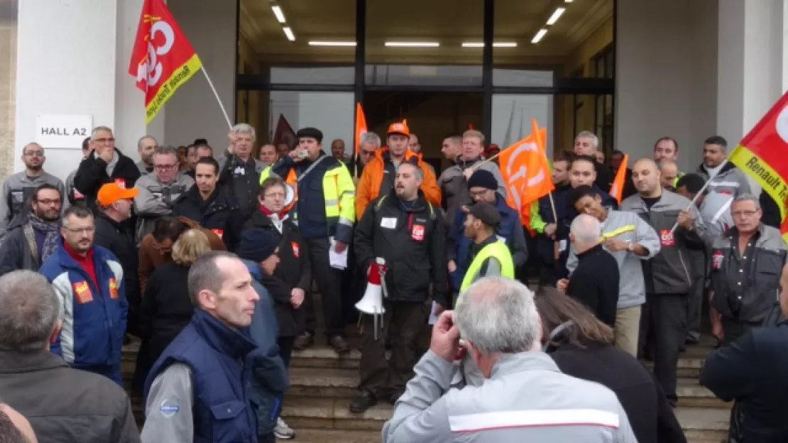 Grève des salariés de Renault Trucks à Vénissieux