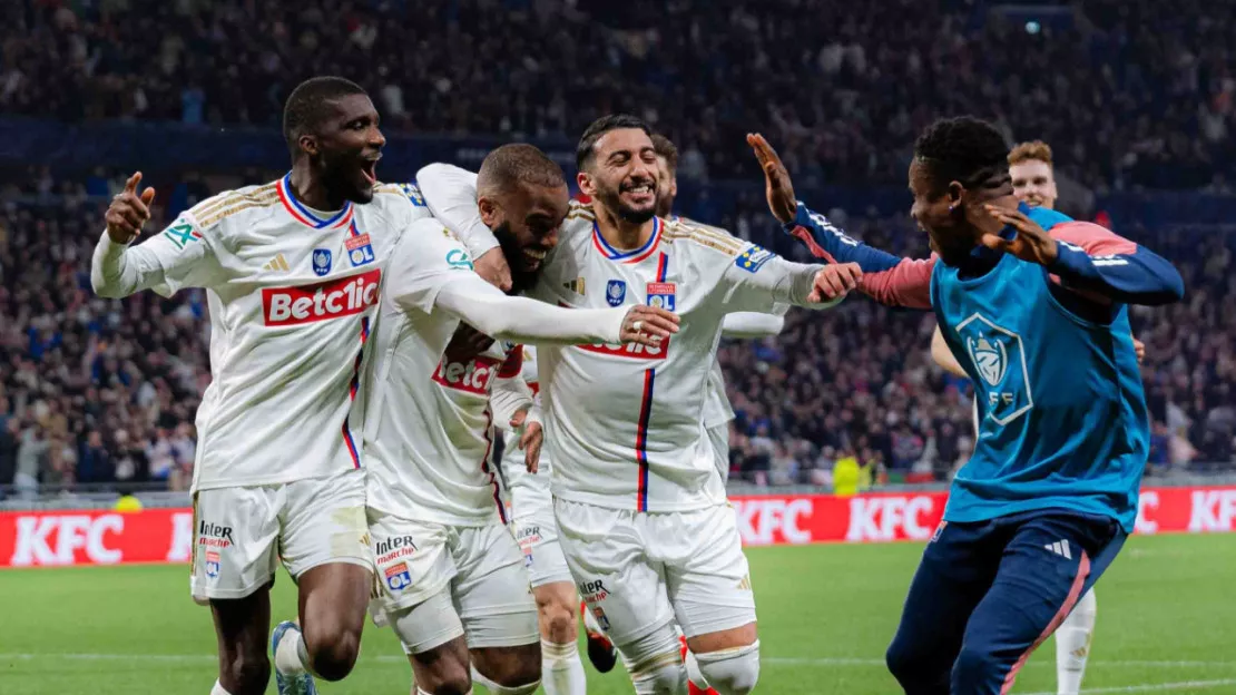 L'OL en finale de la Coupe de France : Alexandre Lacazette a surclassé Valenciennes (3-0)